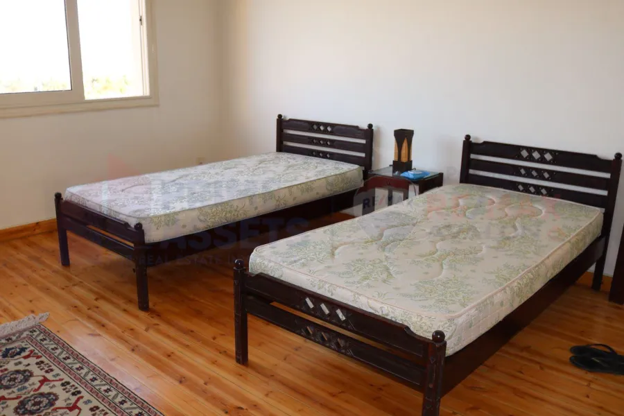 فيلا ستاند الون للبيع 890 م كينج مريوط (اليكس ويست - منطقة أنطونيادس)