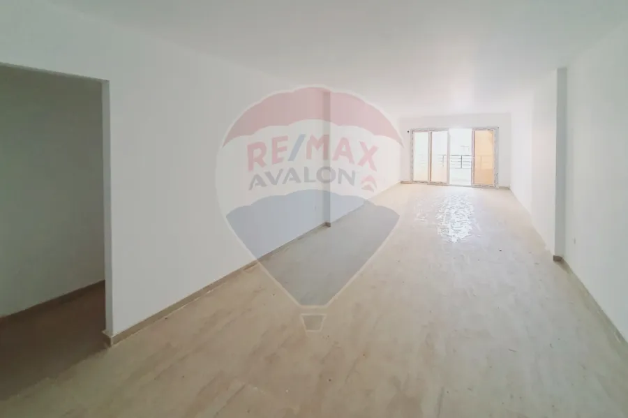 شقة للإيجار 170م سموحة (كومباوند الصيادلة)