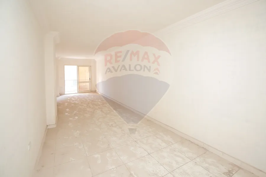 شقة للبيع 135 م سيدى بشر( على الترام مباشرة ) - أول سكن