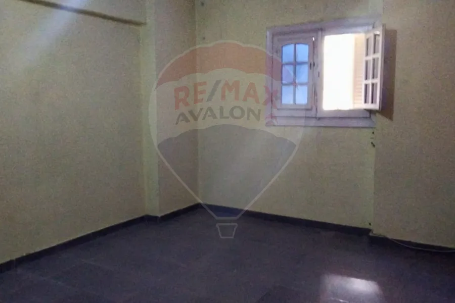 شقة للبيع 110 م كفر عبده (ش الفيومي)