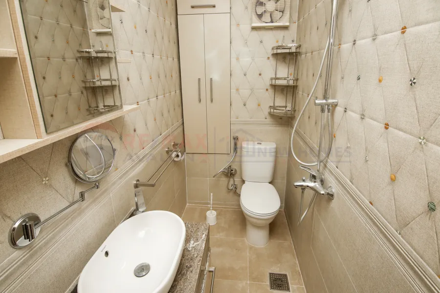 Apartment for sale 190 m Al-Mamoura ( steps from the sea )