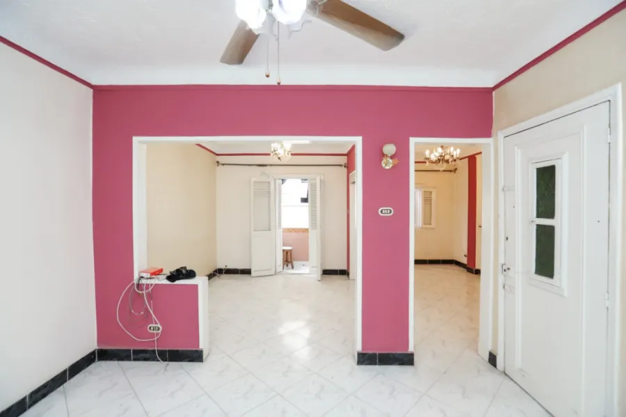 شقة للبيع 100م صافى - كليوباترا - خطوات من البحر