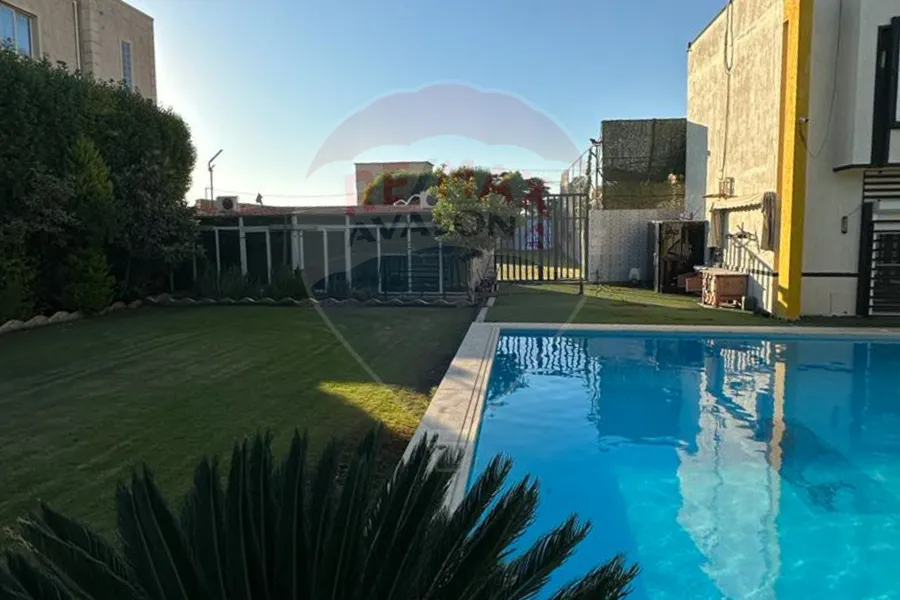 Villa for sale 1,200 m King mariout (Banks Complex - Al-Kafouri Road)