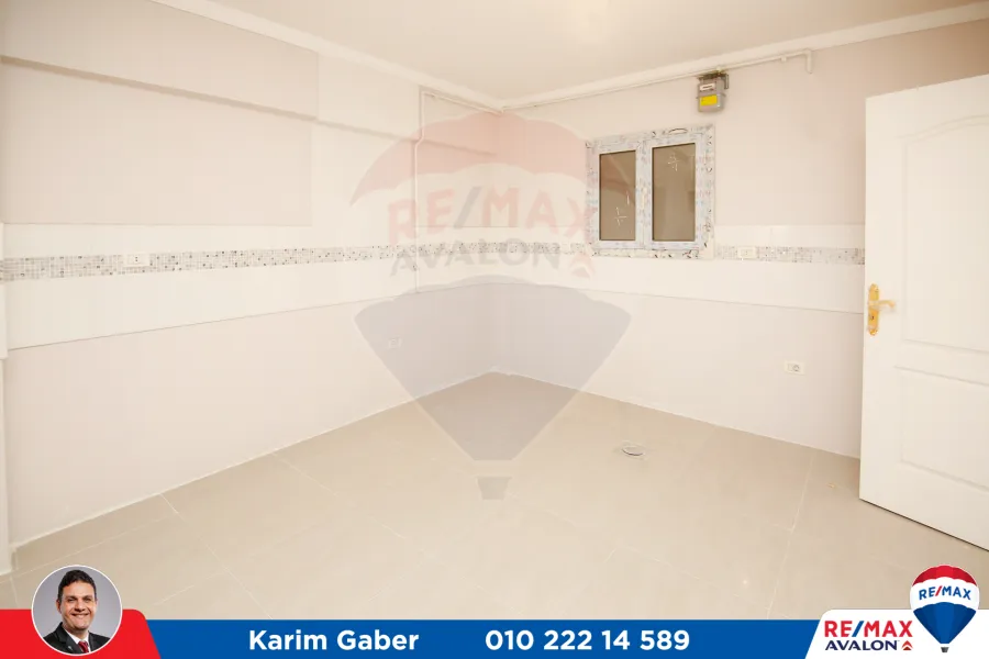 شقة للبيع 270م سموحة (منطقة الفيلات)