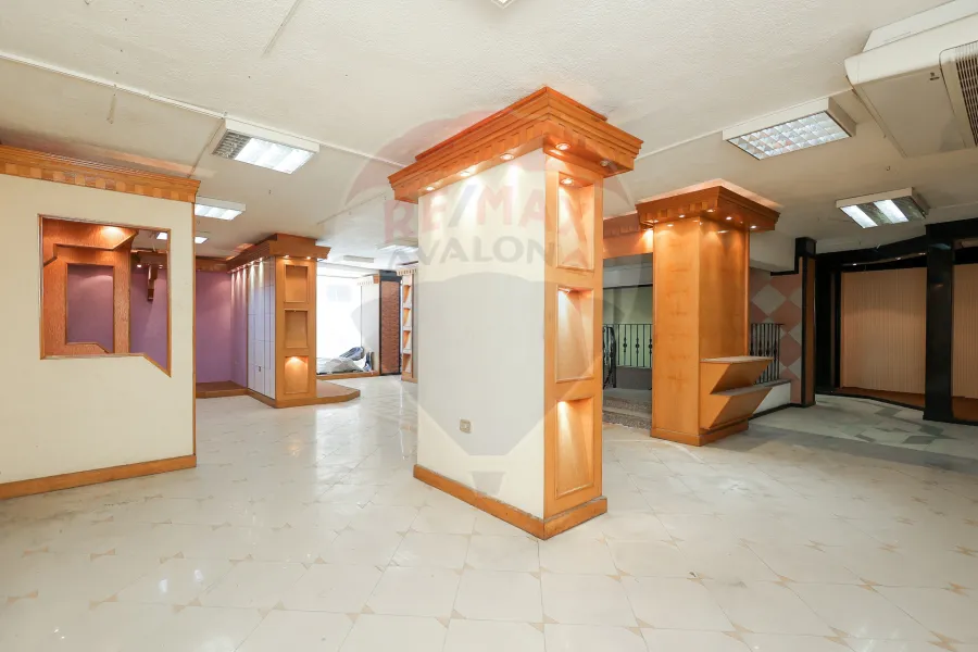 محل + ميزان للبيع 345 م  سموحة (بجوار الهلال الاحمر و مستشفى الاندلسية)