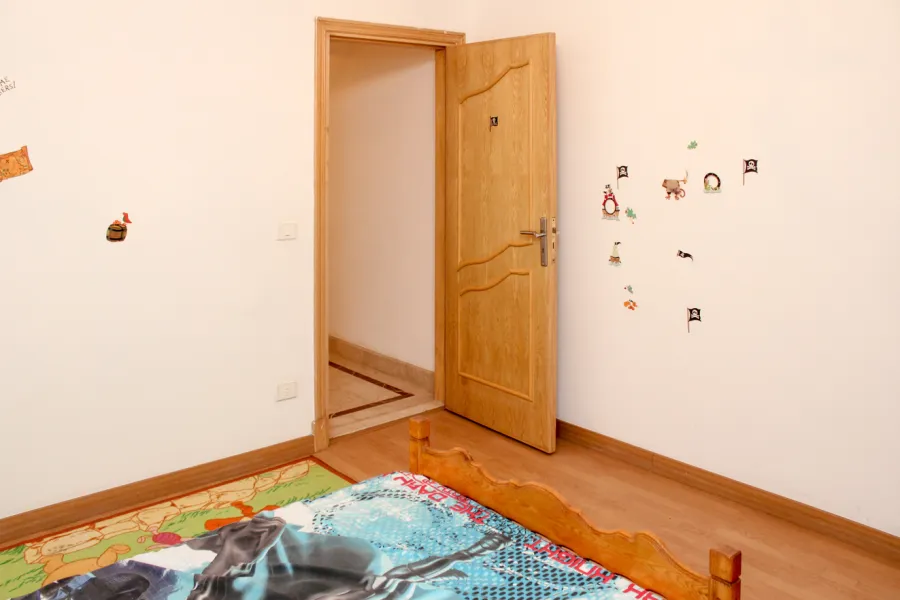 شقة مفروش للايجار 250م بسموحة (ش البرت الاول)