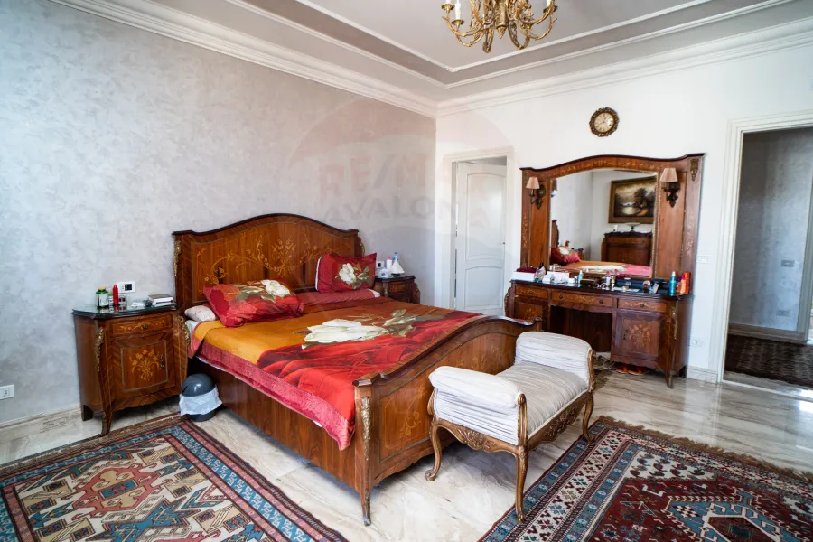 Apartment for sale 280m Saba basha (directly on the sea)