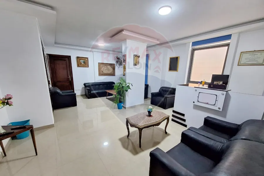 شقة إداري للبيع 120 م الساعه (ش مصطفي كامل)