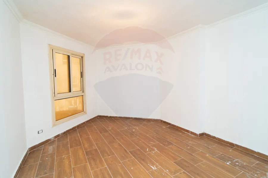 Apartment For Sale 170 m Elmontazah (Al Malik St.- Royal Plaza Compound)