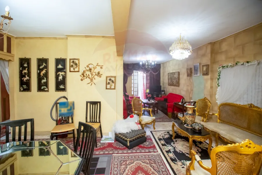 شقة للبيع 105م رشدي (ش احمد شوقي)