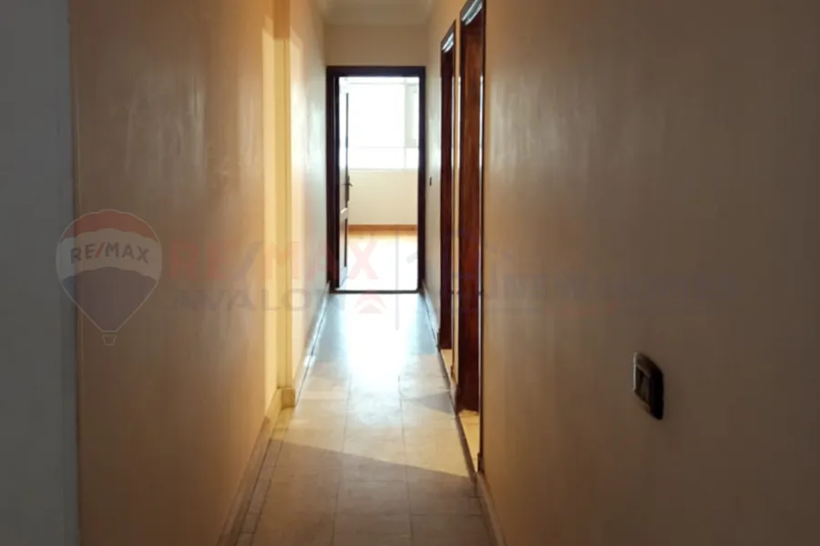 شقة للايجار 170 م سموحة ( ش فوزي معاذ )