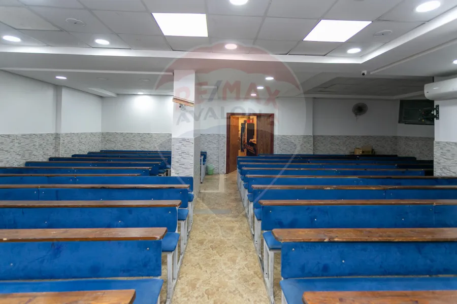 محل تجاري للايجار 280 م سموحة (ش ادمون فريمون)