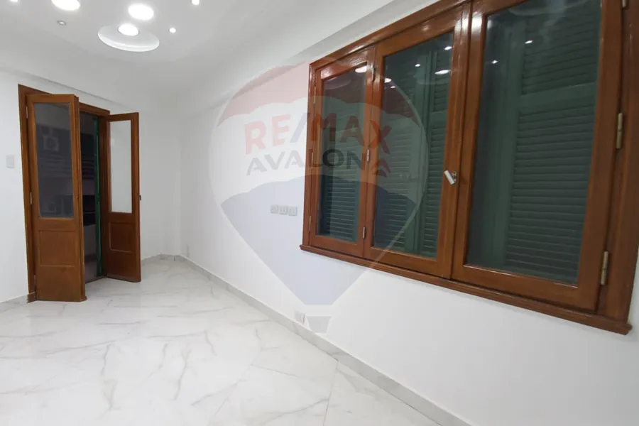 Administrative apartment for rent 100 m Raml Station (Talaat Harb St.)