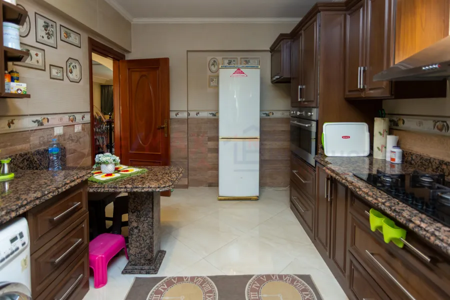 Villa for sale 500 m King Mariout (King Heights compound)