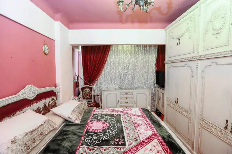 شقة للبيع 160م كفرعبده -خطوات من ش أبوقير