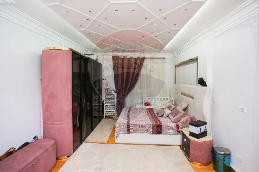 شقة للبيع 190 م سيدي بشر (ثاني نمرة من ش جمال عبد الناصر)