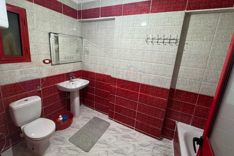 شقة مفروش للايجار 135 م ستانلي (خطوات للبحر)