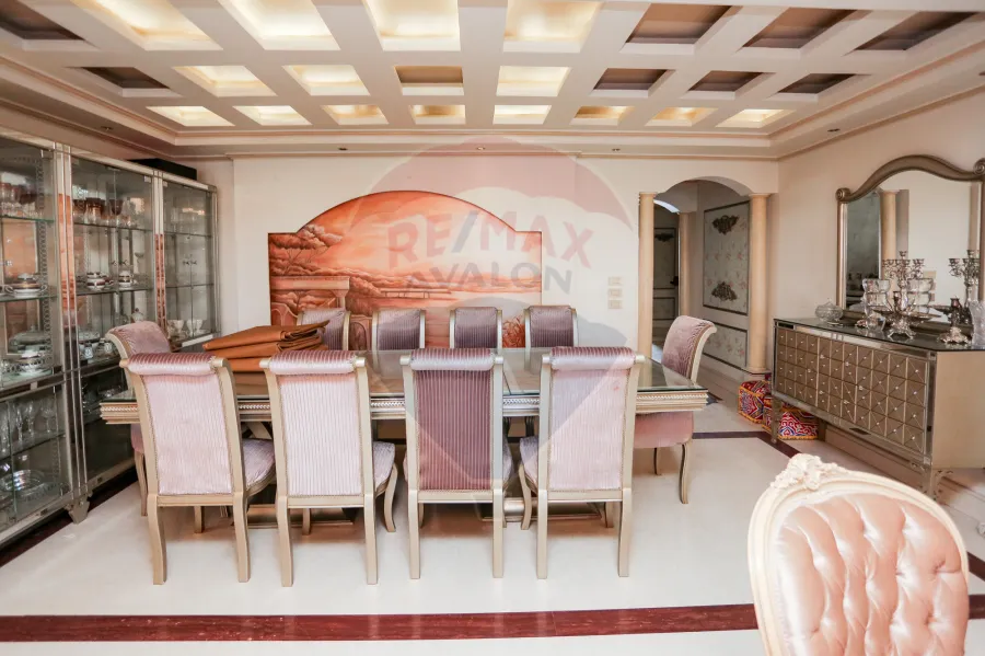 شقة للبيع 225 م مصطفى كامل (ش أبو قير الرئيسى)