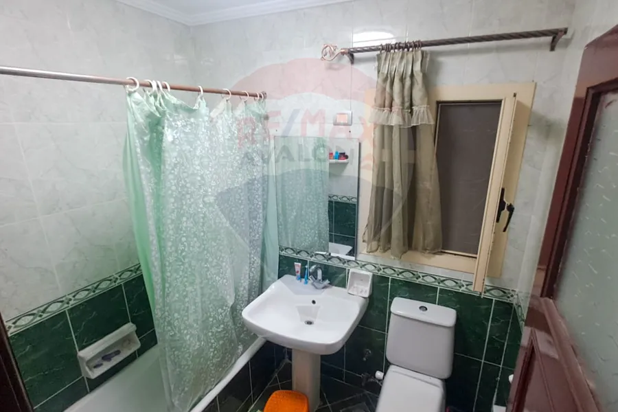 Apartment for sale 155 m Zizinia (steps from Abu Qir St.)