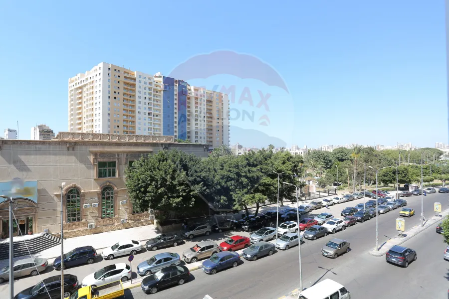 شقة للإيجار 220 م محطة الرمل (شارع السلطان حسين - منطقة الشلالات)