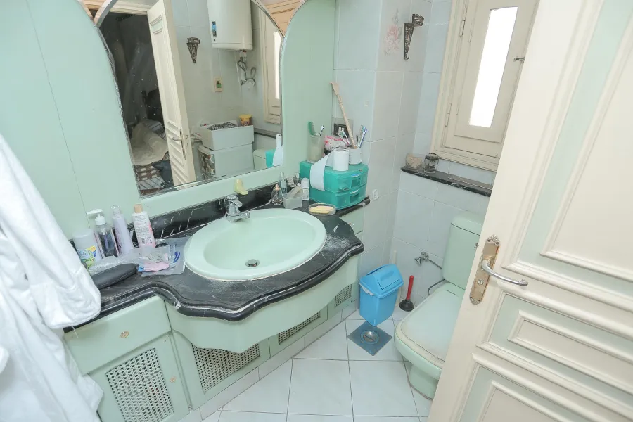 شقة للبيع 290م رشدي ( ش أبو قير )