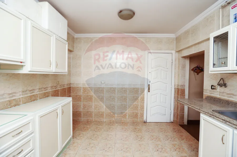 شقة للبيع 170 م السيوف ( متفرع من الترام )