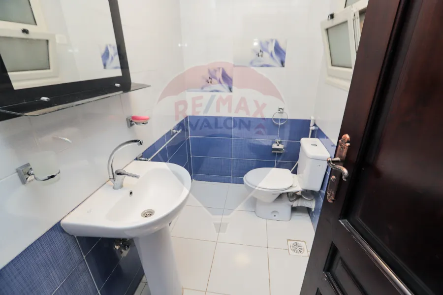 شقة للإيجار المفروش 175 م لوران (علي البحر مباشرة)