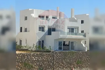 ستاند الون شاليه ارضى بجاردن للبيع (جيفيرا - راس الحكمة) 169 م