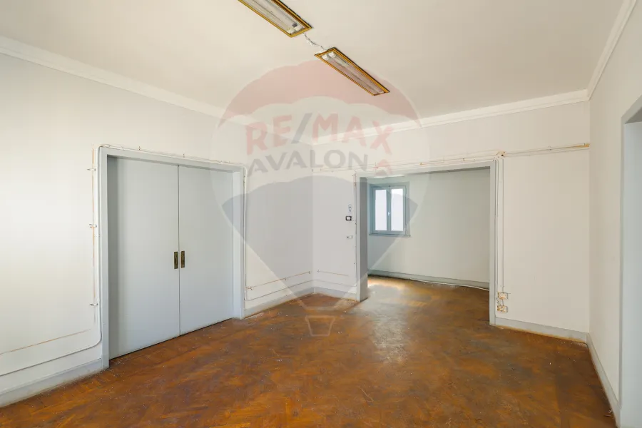 Penthouse apartment for rent 600 m San Stefano (directly on the tram)