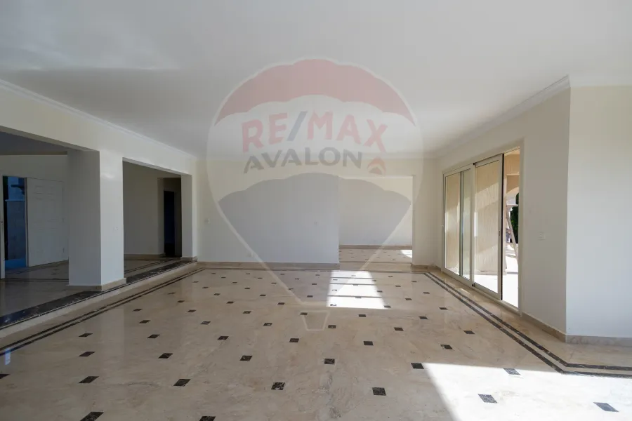 فيلا ستاند الون للبيع 1,300 م كينج مريوط (اليكس ويست - انطونيادس نموذج V2)