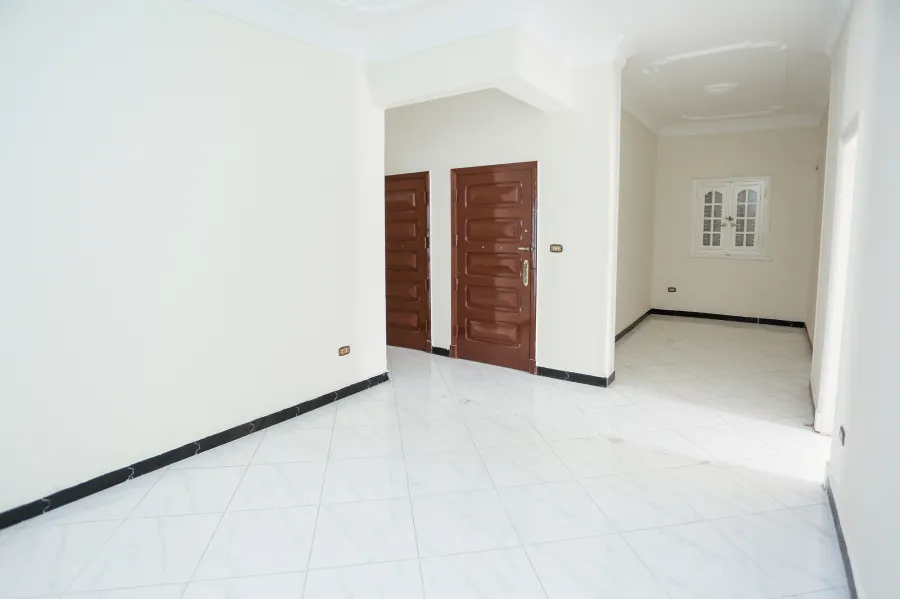 شقة للايجار 200 م كفر عبده (خطوات من حديقة اللمبي)