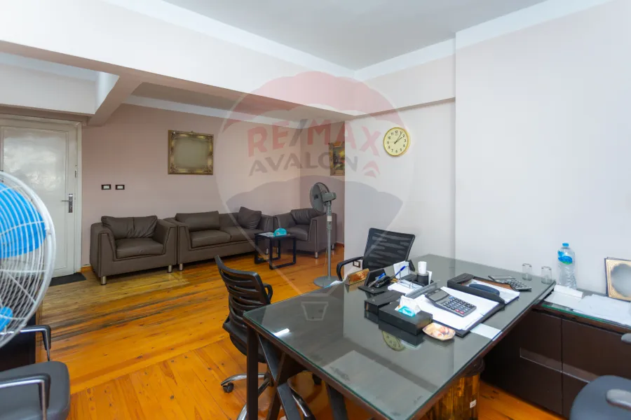 شقة للبيع 300 م سموحة (ش الطيار محمود شكري)