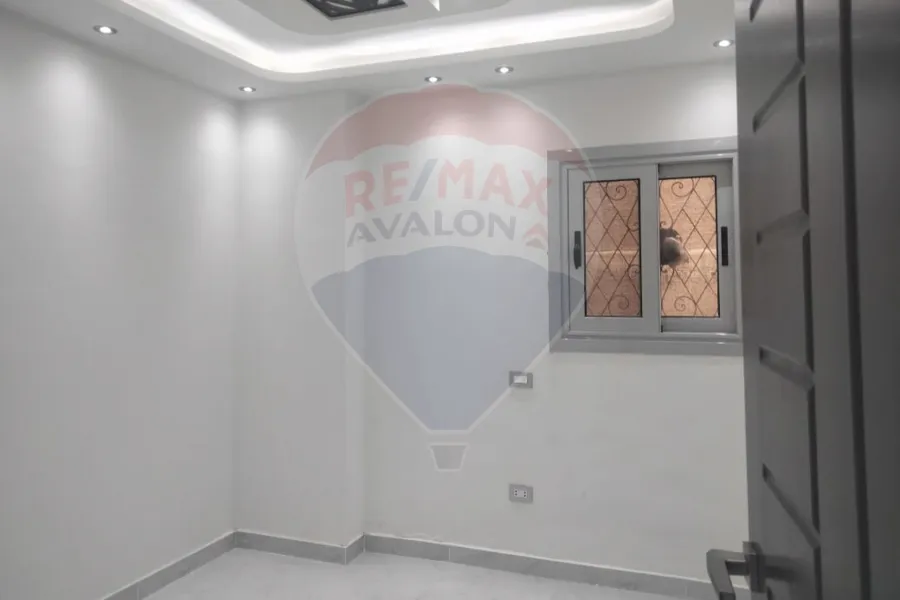 Clinic for rent 40 m Louran (Abu Qir st. directly - brand building)
