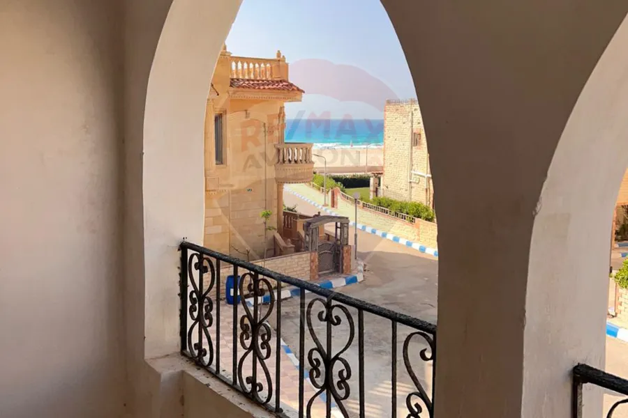 فيلا ستاند الون للبيع (هليوبيتش) 700 م