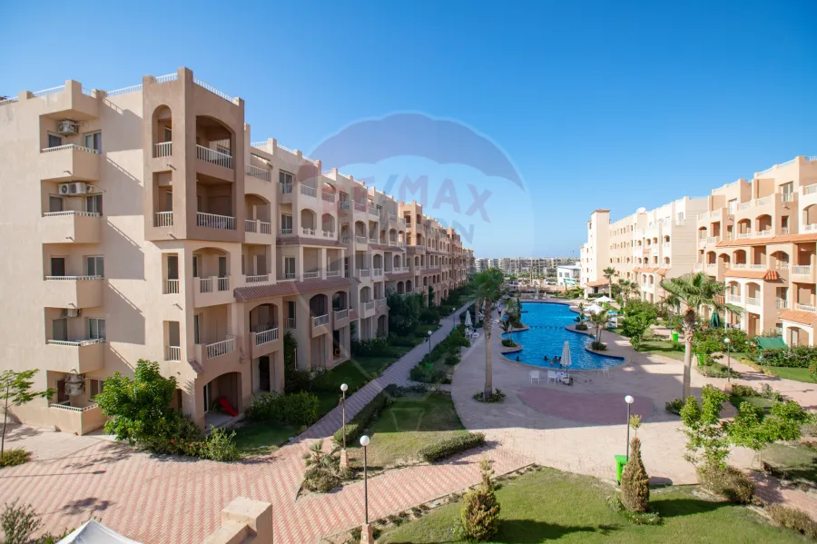 شاليه للبيع 85 م +25 م حديقة الساحل الشمالي (قرية اجورا ك 128)