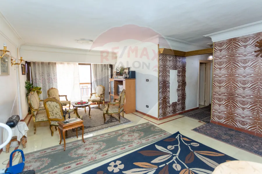 Apartment for sale 90 m Smouha (Steps from zahran market)
