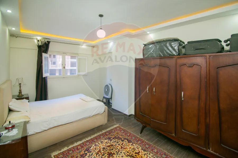 شقة للبيع 155 م  سموحة (ش الهيلتون - خطوات من جرين بلازا)