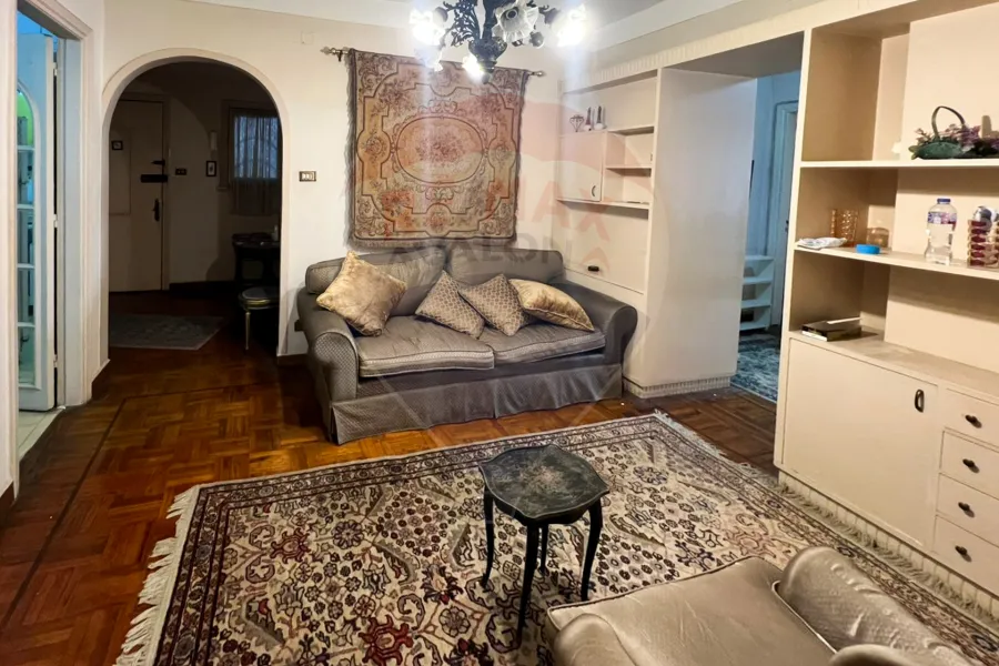 Furnished apartment for rent 135 m Stanly (Steps from the sea)