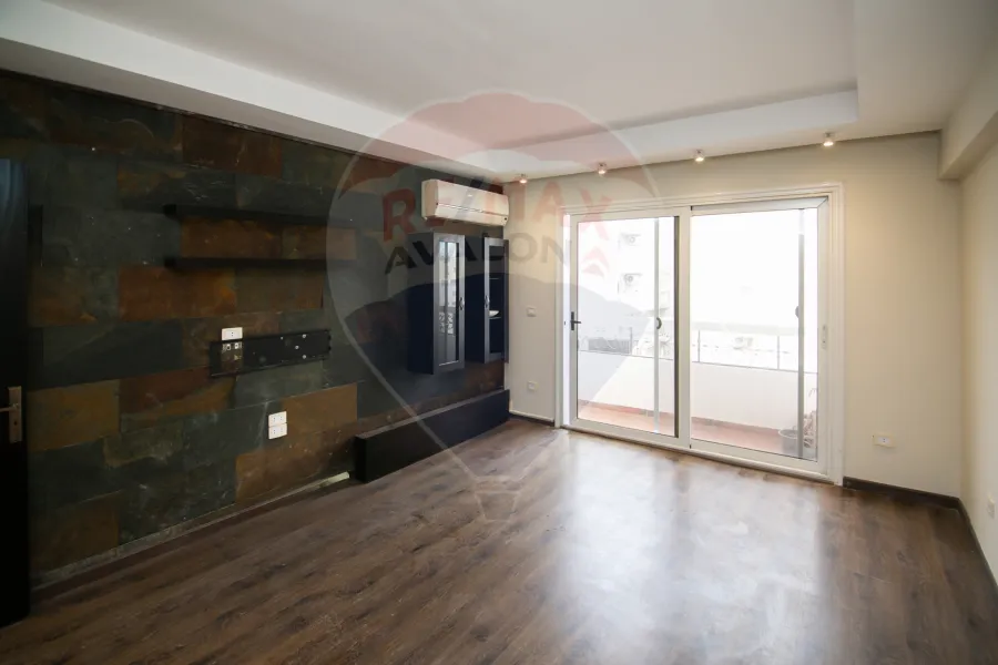 Apartment for sale 190 m Rushdi (second number from the tram)