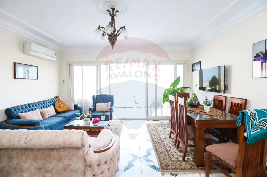 شالية للبيع 135 م  المعمورة الشاطئ (خطوات من البحر)