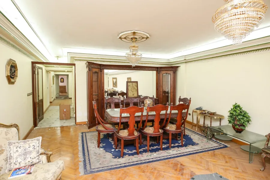 شقة للبيع 230م لوران (ش الأقبال)