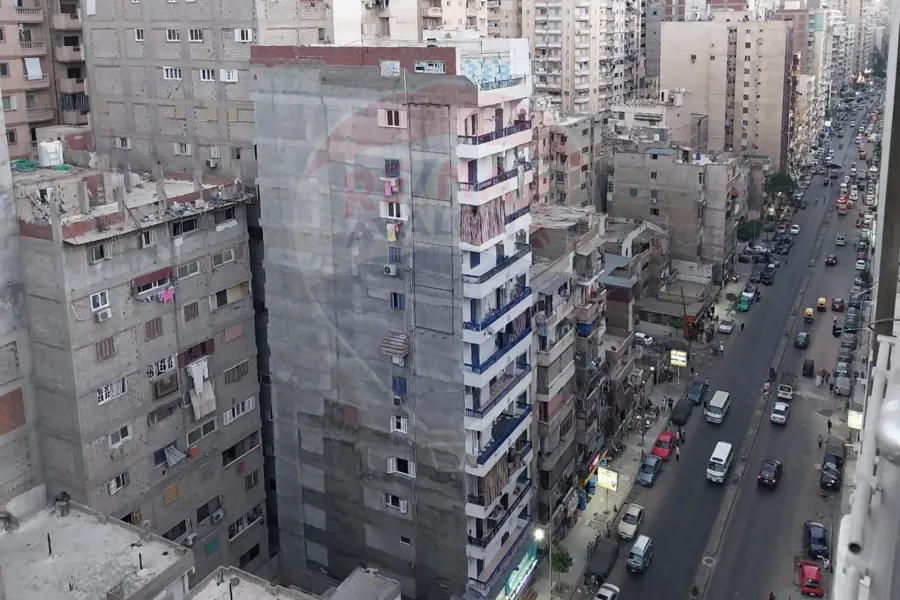 شقة للبيع 160 م المندرة (ش جمال عبد الناصر مباشرة)