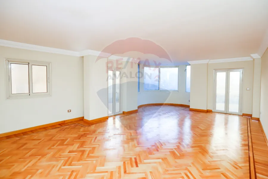 شقة للبيع 210 م لوران (ش محمد فريد )