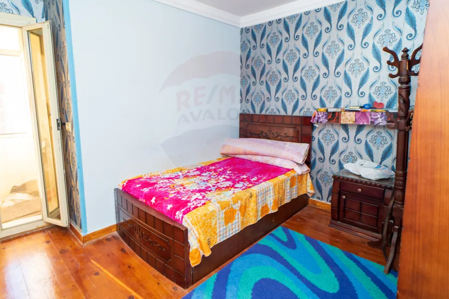 شقة للبيع 135 م محرم بك  (شارع الفردوس)