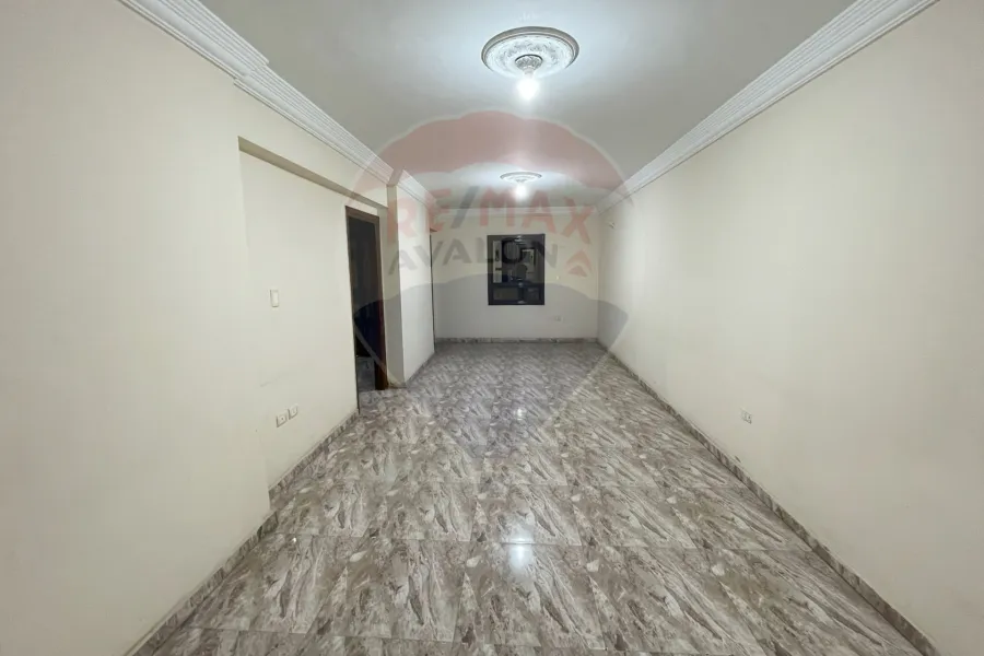 شقة للايجار 125 م العصافرة (ش جمال عبد الناصر مباشرة)