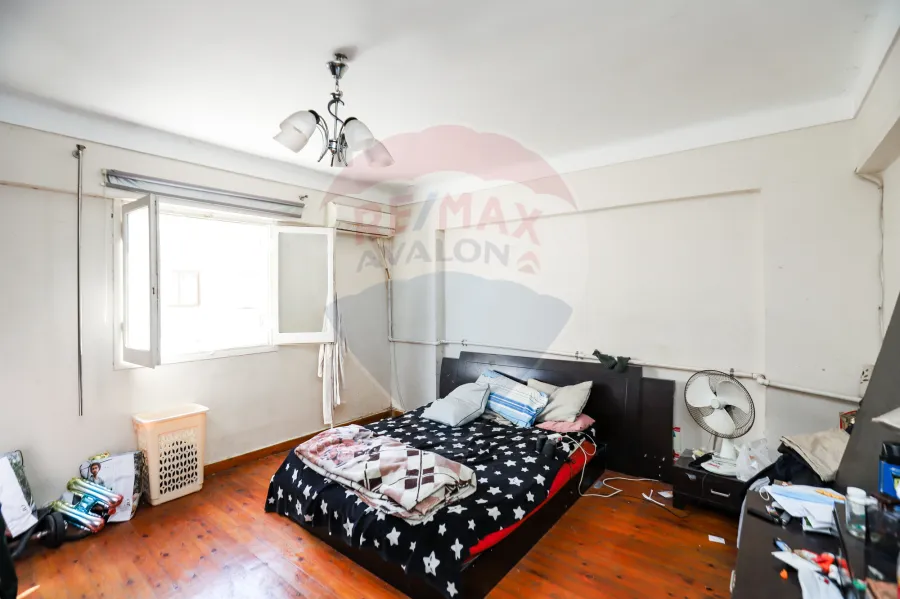 (شقة للبيع 230 م سيدى جابر ( شارع بورسعيد الرئيسي