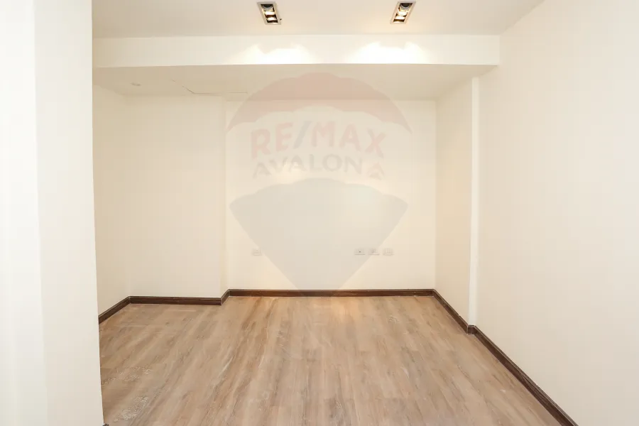 محل + ميزان للايجار 750 م سيدي جابر (ش ابو قير)