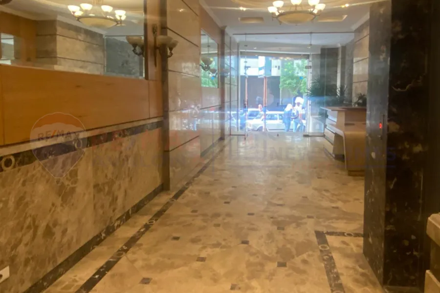 مقر إداري للبيع 165 م سموحة (ش البرت الاول)