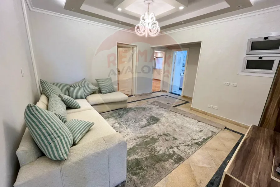 شقة أرضي مرتفع للبيع 200م + 165م حديقة لوران