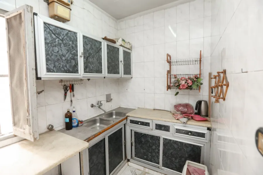 شقة للبيع 100م صافى - كليوباترا - خطوات من البحر